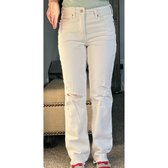 NEW WITH TAGS OLD NAVY High-Waisted O.G. Straight White Jeans Size 2R - Picture 4 of 10